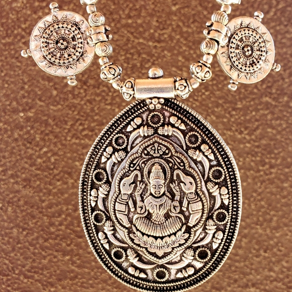 New Powerful Lakshmi Silver Statement Necklace. - Picture 3 of 11